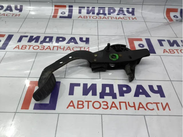 Педаль сцепления Renault Symbol  8200060841
