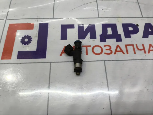 Форсунка инжекторная Renault Symbol  8200128959