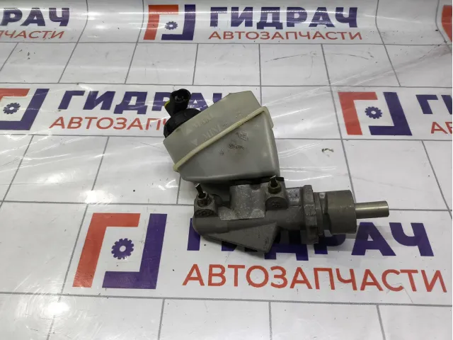 Цилиндр тормозной главный Renault Symbol  7701205742