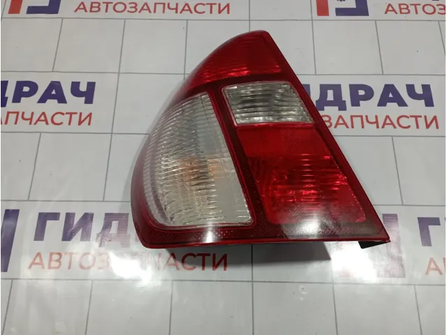 Фонарь задний левый Renault Symbol (LB) 8200403981