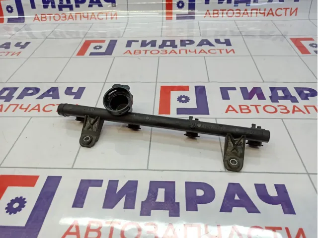 Рейка топливная (рампа) Renault Symbol (LB) 7700274294