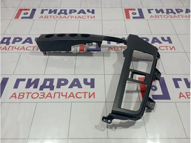 Накладка декоративная на торпедо центральная SsangYong Kyron (D200) 7661009000