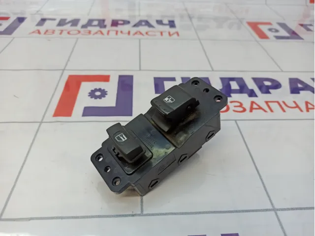 Кнопка стеклоподъемника переднего правого SsangYong Kyron (D200)