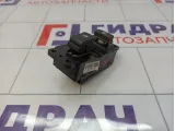 Кнопка стеклоподъемника переднего правого SsangYong Kyron (D200)