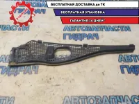 Решетка под лобовое стекло правая Renault Sandero 2011 8200294316 Отличное состояние