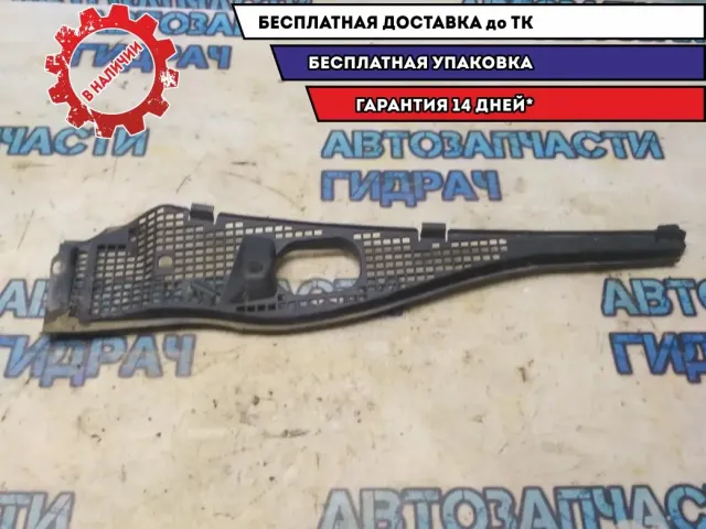 Решетка под лобовое стекло правая Renault Sandero 2011 8200294316 Отличное состояние