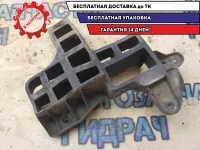 Направляющая заднего бампера правая Renault Sandero 2011 8200735455 Отличное состояние