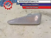 Повторитель на крыло правый Renault Sandero 2011 8200602765 Отличное состояние