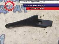 Накладка лобового стекла правая Renault Sandero 2011 8200763647  Отличное состояние