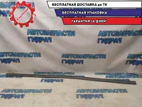 Уплотнитель капота Renault Sandero 2011 8200733180 Отличное состояние