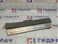 Накладка порога переднего правого внутренняя Hyundai Santa Fe (SM) 8588126010YD
