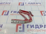 Петля капота правая Skoda Fabia (MK2) 5J0823302