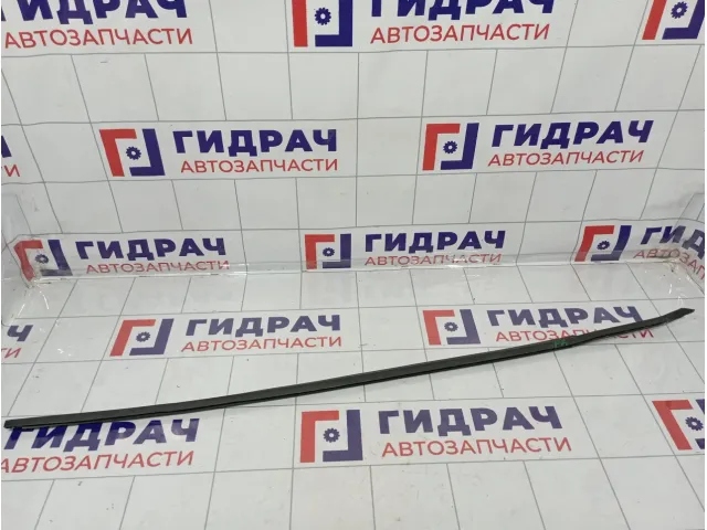 Накладка стекла переднего правого Skoda Fabia (MK2) 5J0837478A