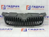 Решетка радиатора Skoda Fabia 5J0853668