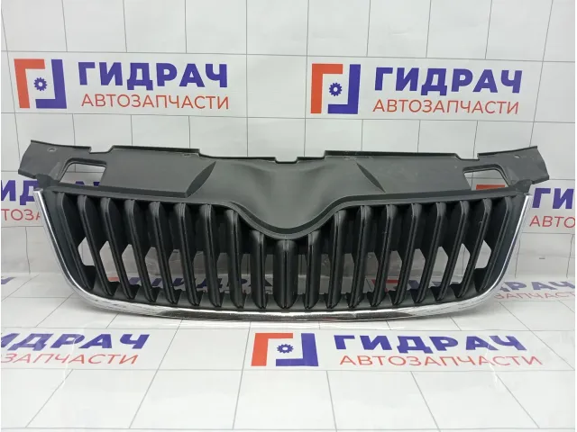 Решетка радиатора Skoda Fabia 5J0853668