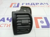 Дефлектор воздушный левый Skoda Fabia 5J0819701