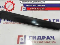 Накладка лобового стекла правая Skoda Fabia 5J6853264A.