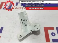 Кронштейн крепления крыла правый Skoda Fabia 5J0821142A.