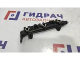 Рейка топливная (рампа) Skoda Fabia 03E133320A.