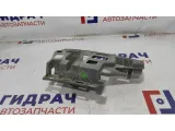 Кронштейн переднего бампера правый Skoda Fabia 5J0807056A.