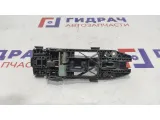 Ручка двери наружная передняя правая Skoda Fabia 3B0837205G01C. С кронштейном.