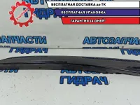 Накладка лобового стекла передняя правая Skoda Fabia 2 5J6853264A.