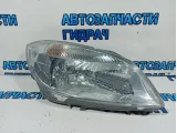 Фара правая Skoda Fabia 2 5J1941018C. Трещина.