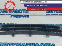 Решетка в бампер центральная Skoda Fabia 2 5J0853677A.