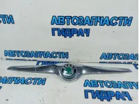 Молдинг капота Skoda Fabia 2 5J0853633. Дефект.