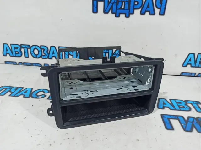 Ящик передней консоли Skoda Fabia 2 1T0857058B.