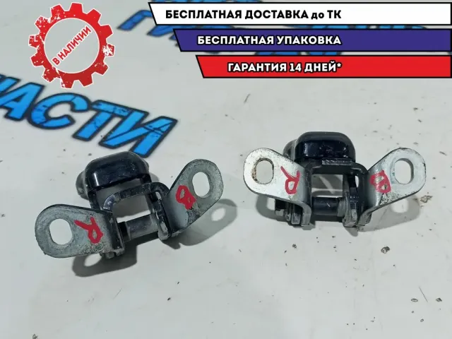 Петли двери задней правой Skoda Fabia 2 .