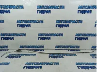 Трос стояночного тормоза правый Skoda Fabia 2 6Q0609721N. С направляющей 6Q0711952B.
