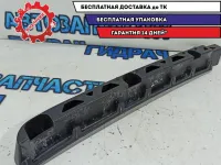 Направляющая заднего бампера правая Skoda Fabia 2 5J6807864.