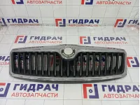 Решетка радиатора Skoda Octavia 1Z0853651C