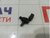 Датчик положения распредвала Skoda Octavia 030907601E