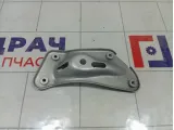 Кронштейн крепления крыла переднего правого Skoda Octavia 1Z0810680A