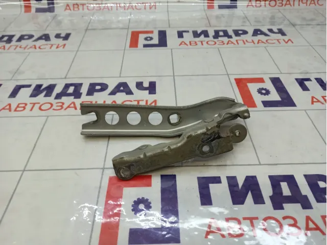 Петля капота правая Skoda Octavia 1Z0823302C