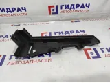 Направляющая шторки багажника правая Skoda Octavia (A5) 1Z5867762C. Дефект.