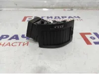 Дефлектор воздушный левый Skoda Octavia (A5) 1Z0819701.