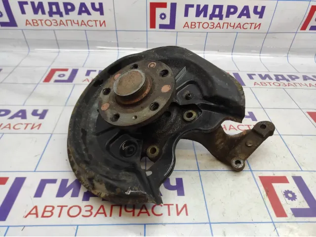 Кулак поворотный задний левый Skoda Octavia (A5) 1K0505435AC.