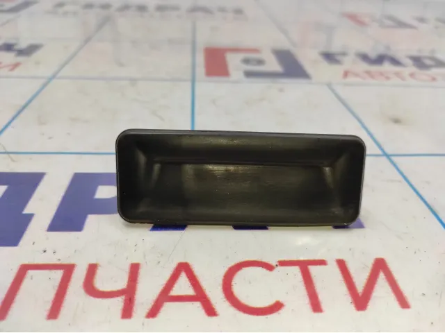 Кнопка открывания багажника Skoda Octavia (A5) 1Z0827574C.