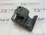 Кронштейн блока предохранителя Skoda Octavia (A5) 1K0907361C.