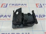 Кронштейн блока предохранителя Skoda Octavia (A5) 1K0907361C.