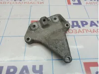 Кронштейн КПП левый Skoda Octavia (A5) 1K0199117BB.