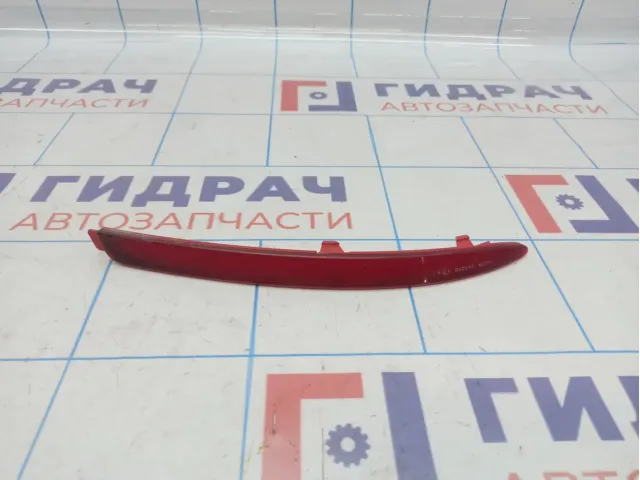 Отражатель в бампер задний правый Skoda Octavia (A5) 1Z0945106A. Сломано крепление.
