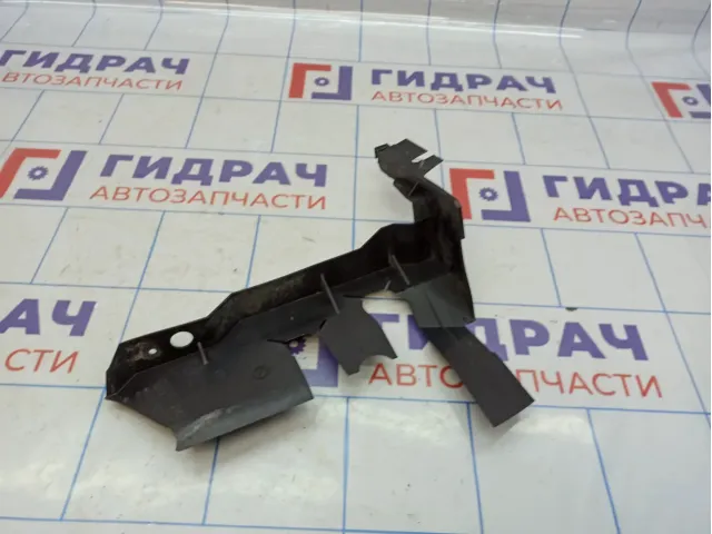 Воздуховод радиатора правый Skoda Octavia (A5) 1Z0121284B.