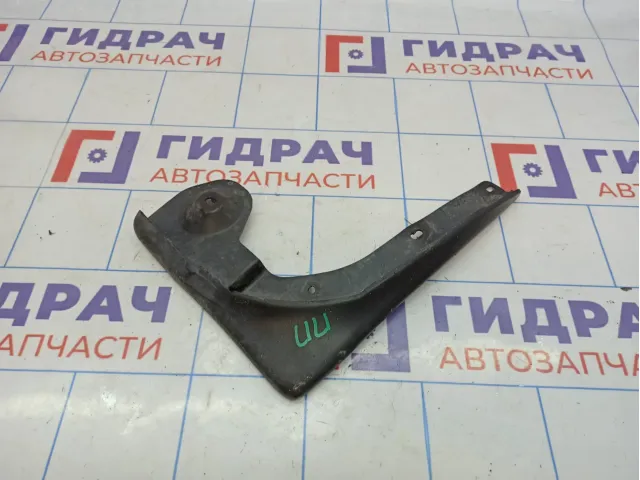 Брызговик передний правый Skoda Octavia (A5) . Аналог.