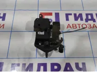 Ответная часть замка багажника Skoda Octavia (A5) 1Z0827511C. С активатором.