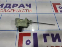 Активатор замка багажника Skoda Octavia (A5) 1M0959781A.