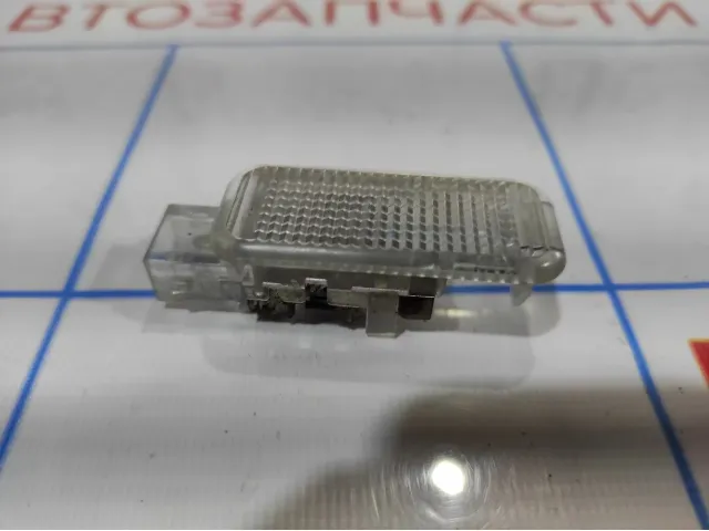 Плафон салонный Skoda Octavia (A5) 3B0947415B.